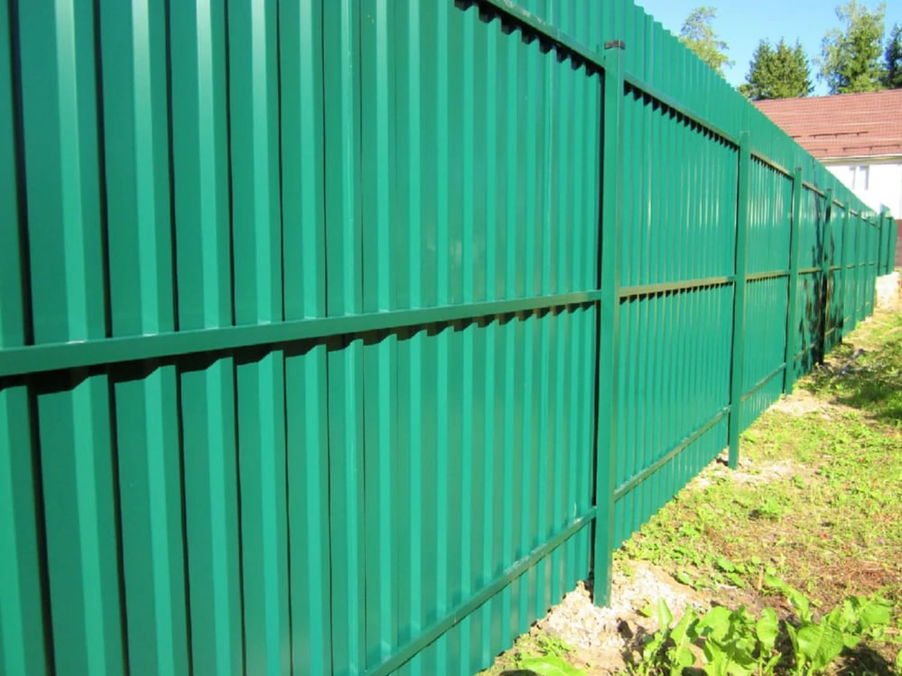 Забор из профнастила C21 фото недорого под ключ