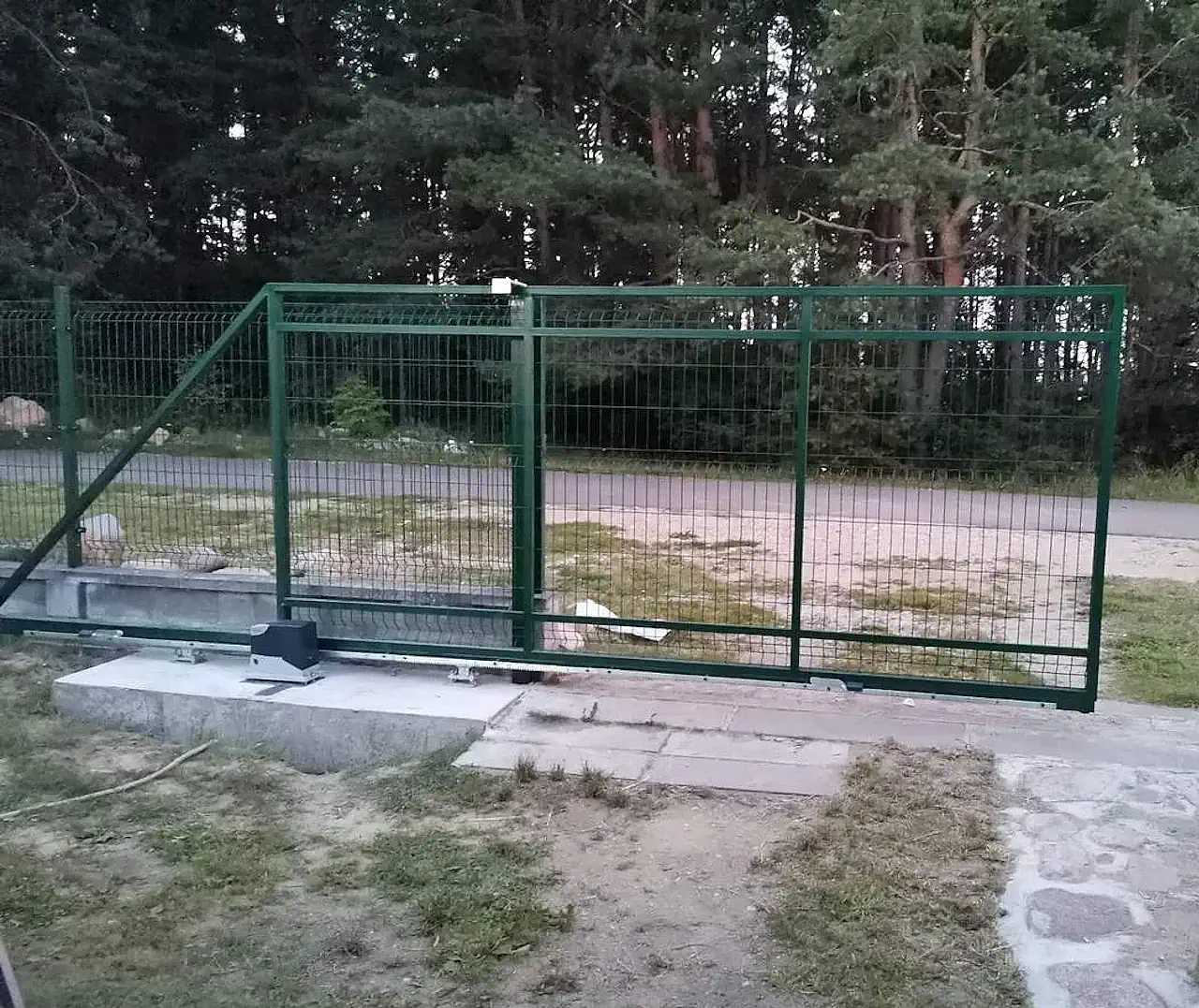 Откатные ворота из 3D сетки с автоматикой фото под ключ с установкой