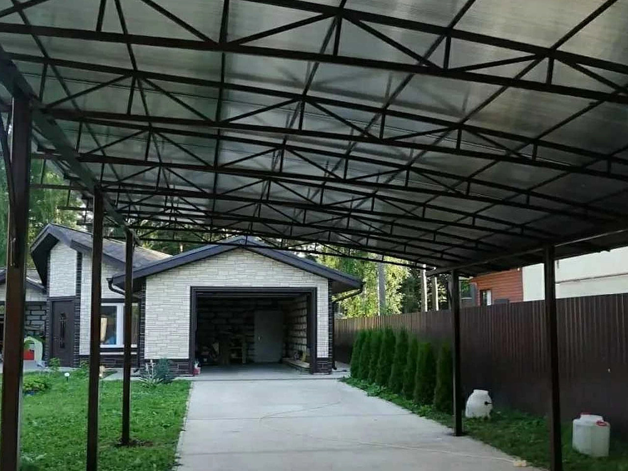 Навес односкатный для одного автомобиля фото недорого под ключ